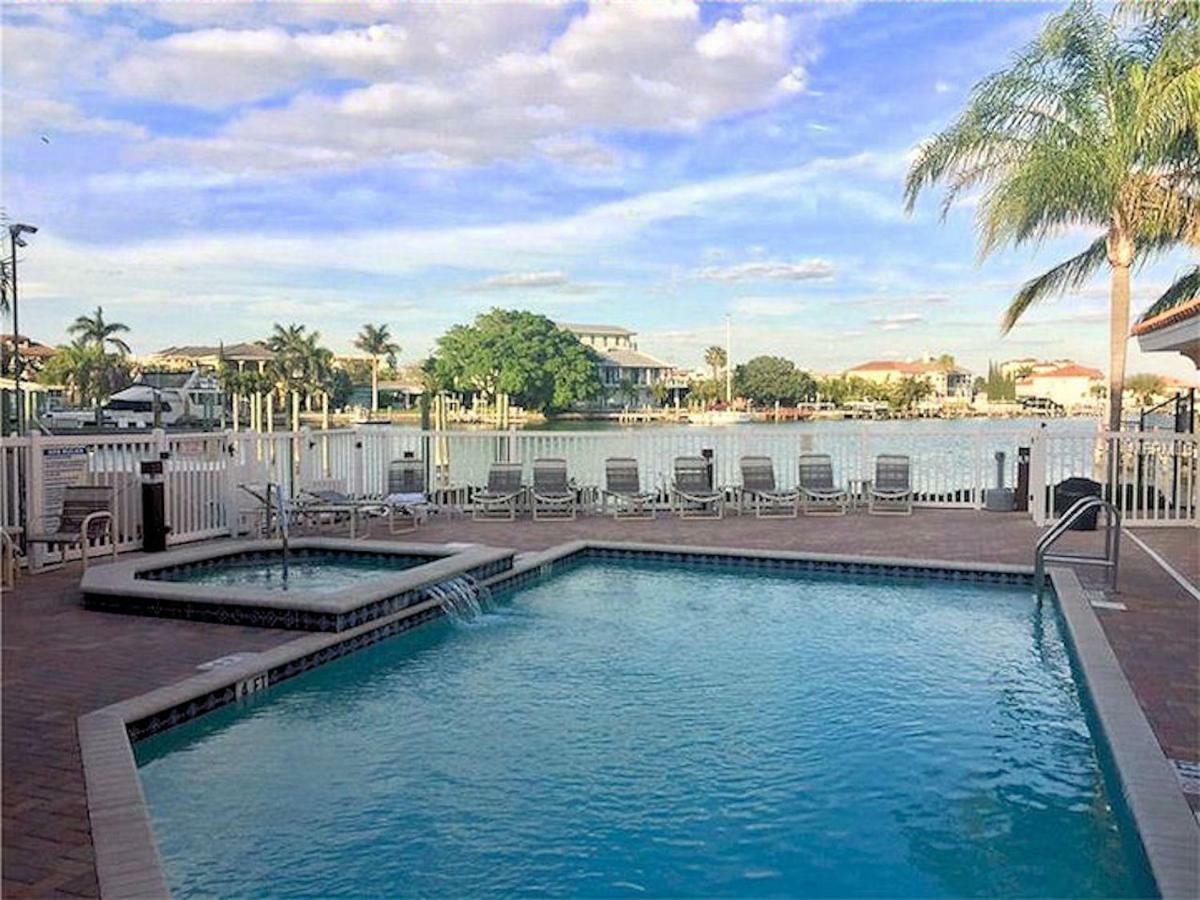 קלירווטר ביץ' Luxury 5 Star Condominium Water Front 3 Beds 2 Bath Pool Hot-Tub Beach And City Views מראה חיצוני תמונה