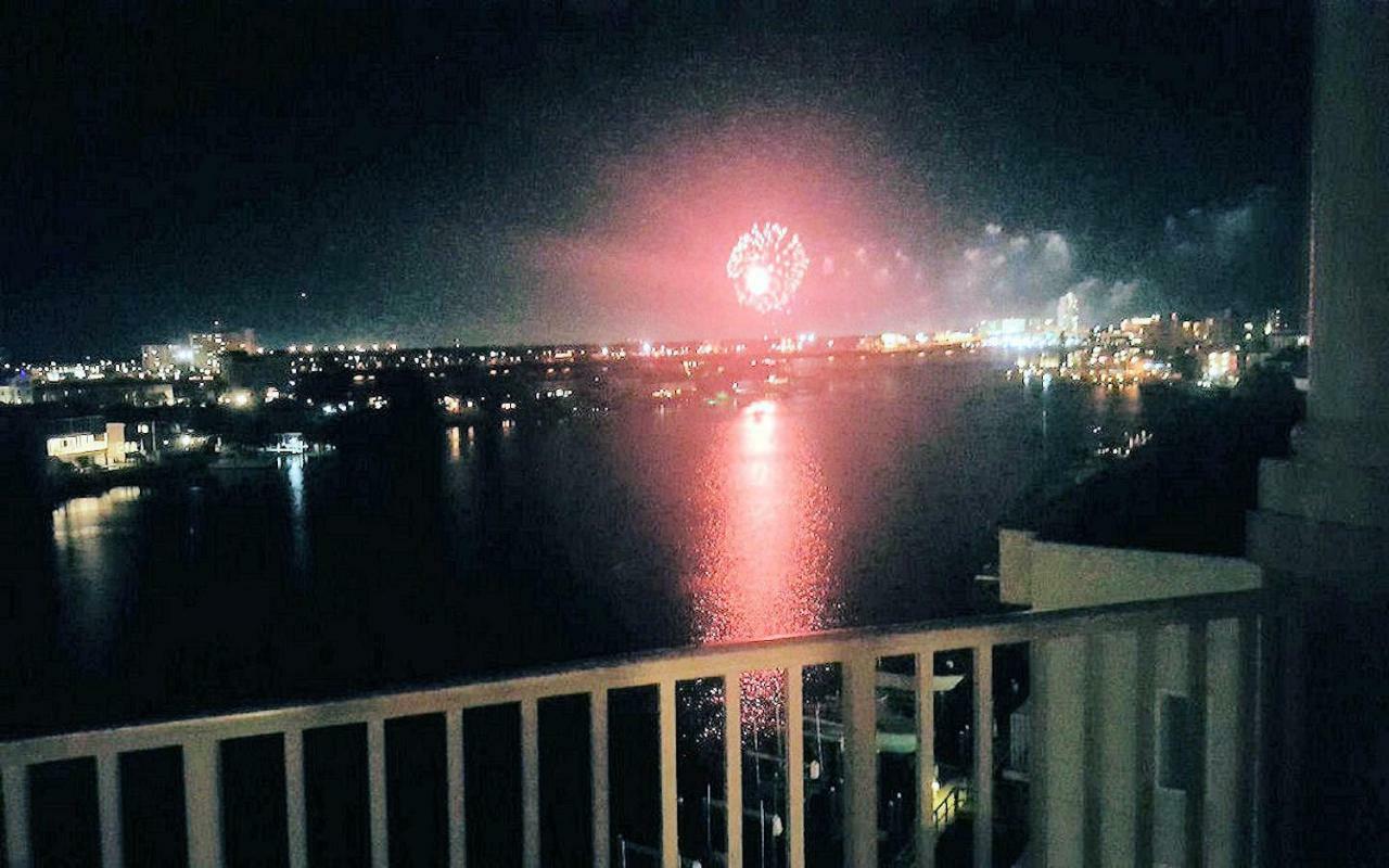קלירווטר ביץ' Luxury 5 Star Condominium Water Front 3 Beds 2 Bath Pool Hot-Tub Beach And City Views מראה חיצוני תמונה